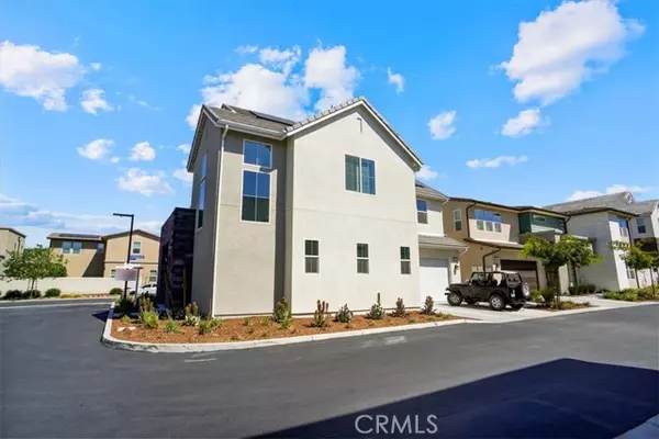 Valencia, CA 91381,27004 Goldfields CT