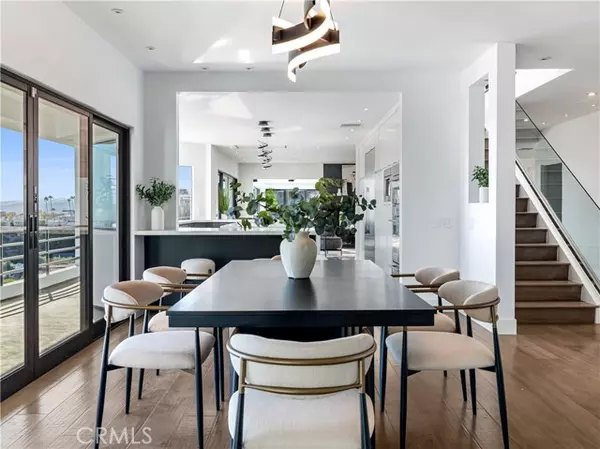 Los Angeles, CA 90069,2287 Sunset Plaza DR