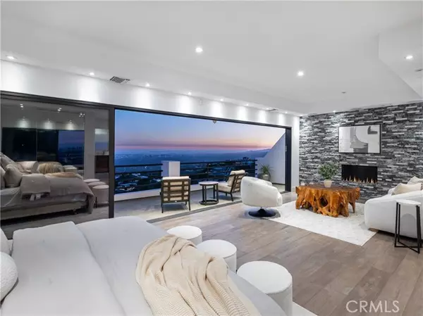 2287 Sunset Plaza DR, Los Angeles, CA 90069