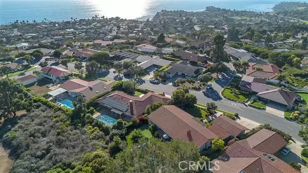 Rancho Palos Verdes, CA 90275,7088 Crest Rd