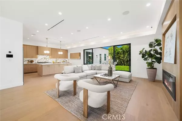 Encino, CA 91316,5945 Hesperia AVE