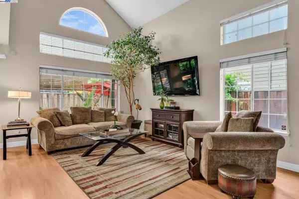 Livermore, CA 94551,5473 Rainflower Dr