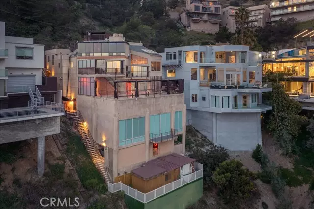 Los Angeles, CA 90069,2189 Sunset Plaza DR