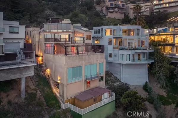 2189 Sunset Plaza DR, Los Angeles, CA 90069