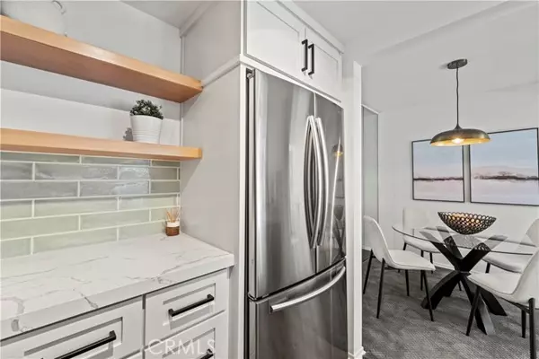 Valencia, CA 91355,24145 Del Monte DR 330