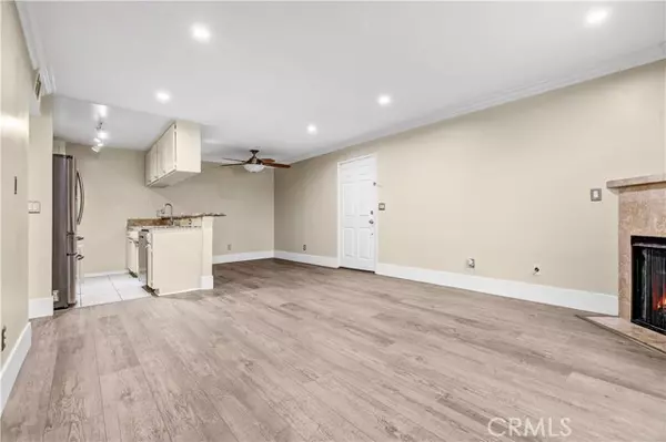 Van Nuys, CA 91406,7035 Woodley AVE 113