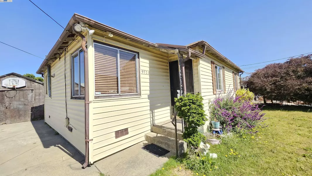 9721 Coral Rd, Oakland, CA 94603