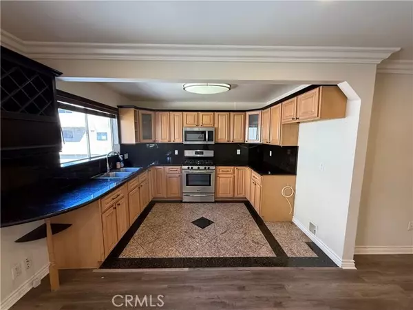 Van Nuys, CA 91405,13601 Valerio ST C