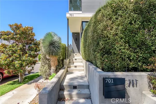 Corona Del Mar, CA 92625,701 Poppy AVE