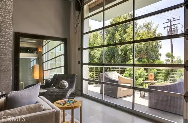 West Hollywood, CA 90069,1152 N La Cienega BLD 203