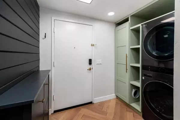 Carlsbad, CA 92009,2349 Altisma WAY B