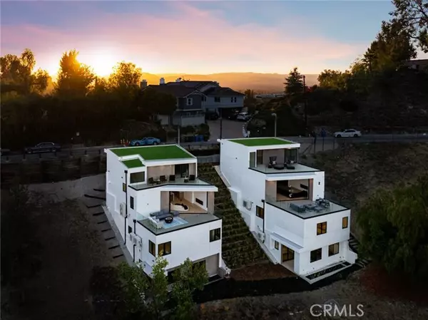 Woodland Hills, CA 91364,5130 Medina RD