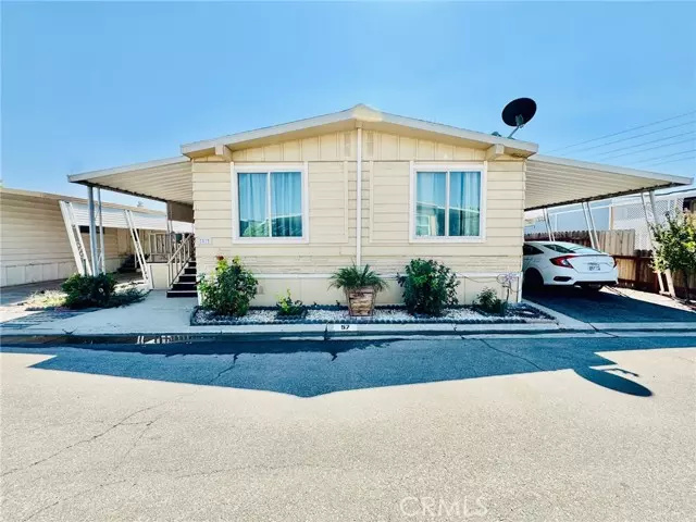 4401 Hughes LN 57, Bakersfield, CA 93304