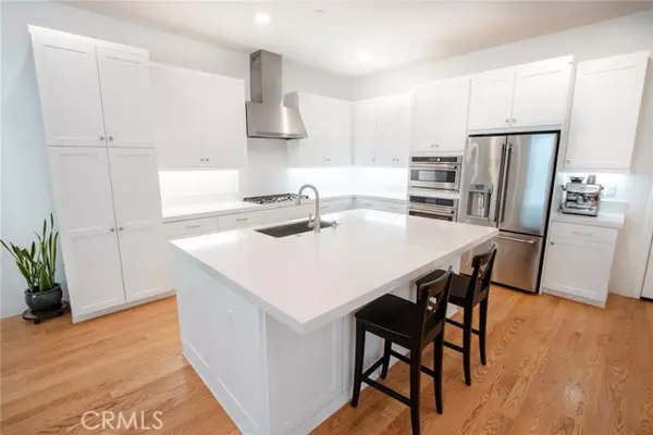 Valencia, CA 91381,27136 Purple Sage CT