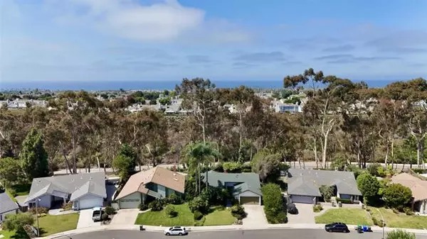 Carlsbad, CA 92011,911 Orchid WAY