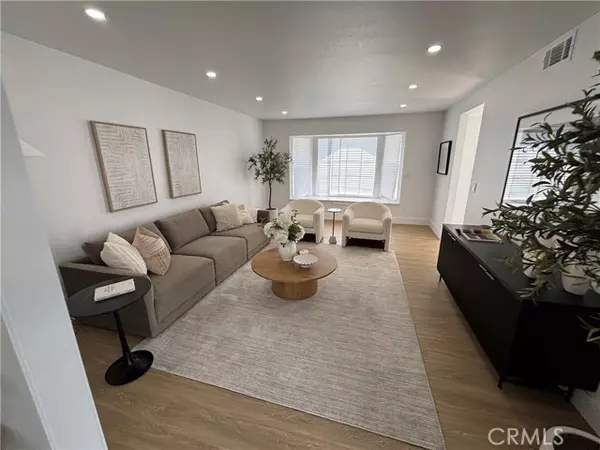 Huntington Beach, CA 92647,15882 Malm CIR