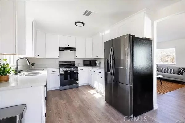 Joshua Tree, CA 92252,61969 Hilltop DR