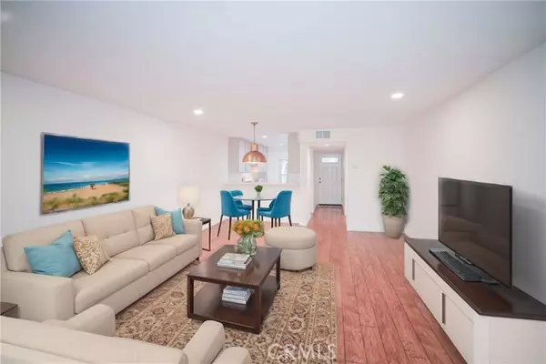 Canoga Park, CA 91303,7050 Shoup AVE 175