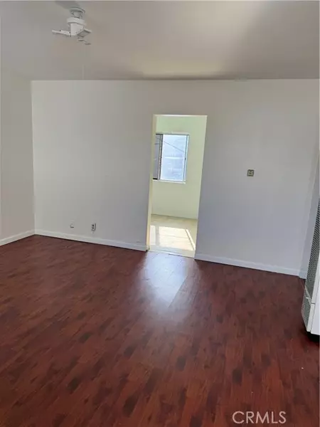 11243 S Mariposa AVE 1, Los Angeles, CA 90044