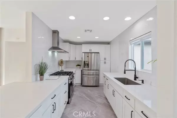 Northridge, CA 91324,8450 Calvin AVE