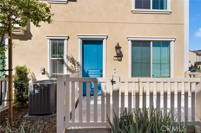 1079 W Clover AVE, Rialto, CA 92376