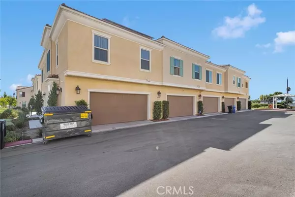 Rialto, CA 92376,1079 W Clover AVE