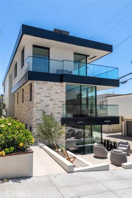 Manhattan Beach, CA 90266,316 32nd ST