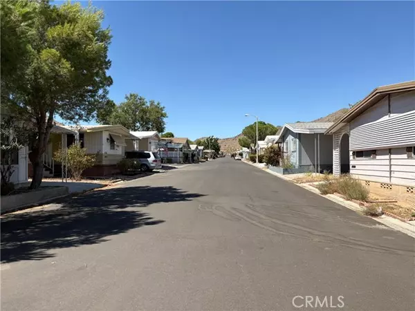 Apple Valley, CA 92307,20683 Waalew Rd 187