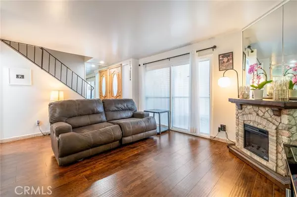 8633 Balboa BLD 29, Northridge, CA 91325