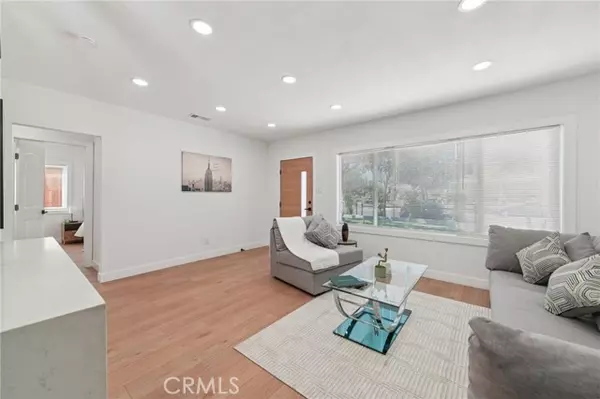 Santa Ana, CA 92703,1205 English ST