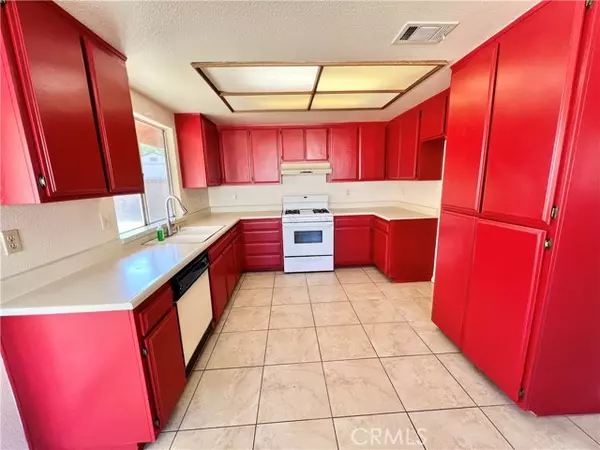Lancaster, CA 93536,2310 Edam ST