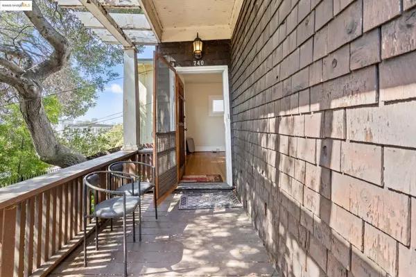 Oakland, CA 94606,738 E 19Th St