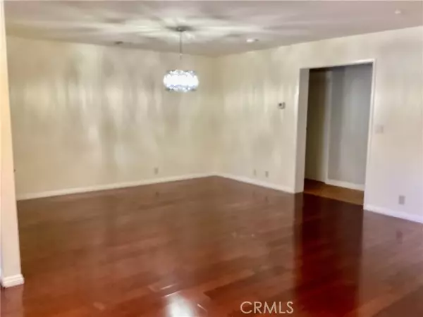 Woodland Hills, CA 91364,21914 Galvez ST