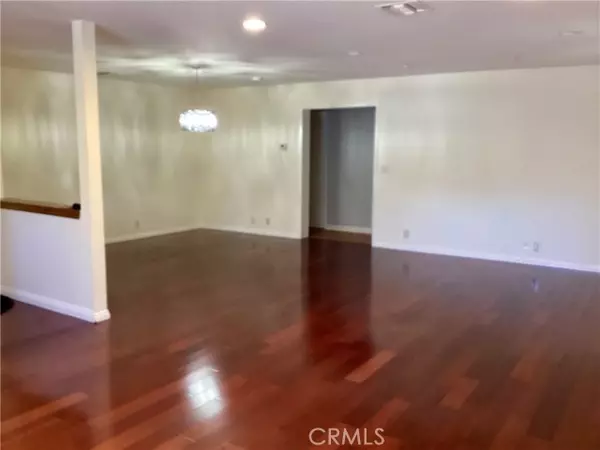 Woodland Hills, CA 91364,21914 Galvez ST