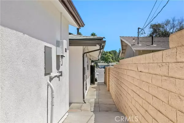 West Hills, CA 91304,22737 Rodax