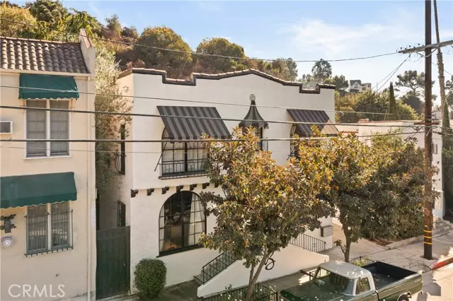 Los Angeles, CA 90068,2568 N Beachwood DR