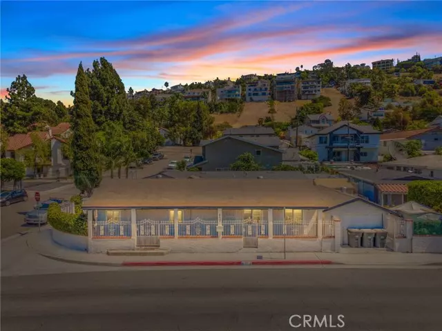 411 S Hewes ST, Orange, CA 92869