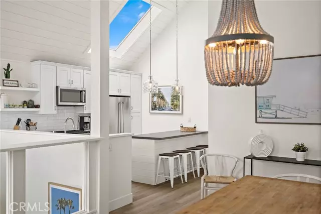 Newport Beach, CA 92663,207 40th ST 2