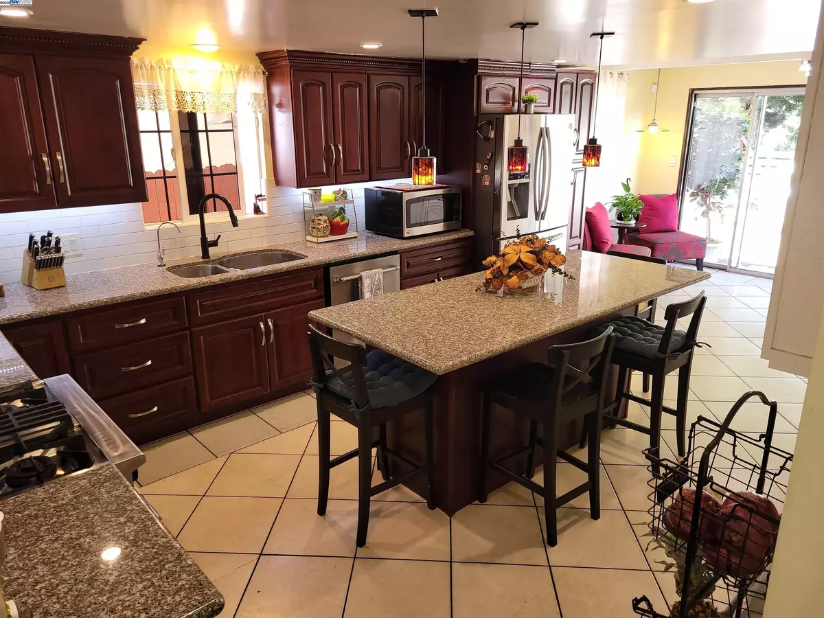 El Sobrante, CA 94803,4441 Jana Vista Rd.