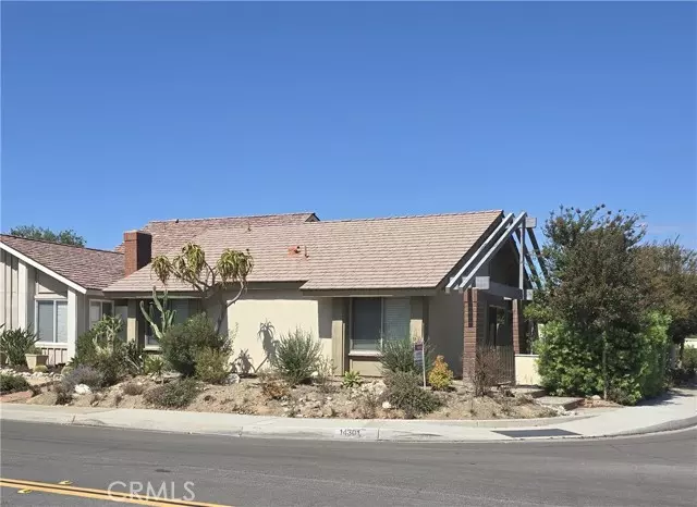 14301 Cherrywood LN, Tustin, CA 92780