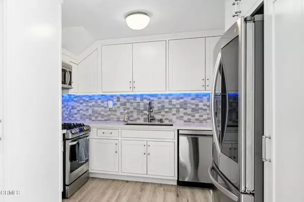 Northridge, CA 91325,17053 Roscoe BLD 6