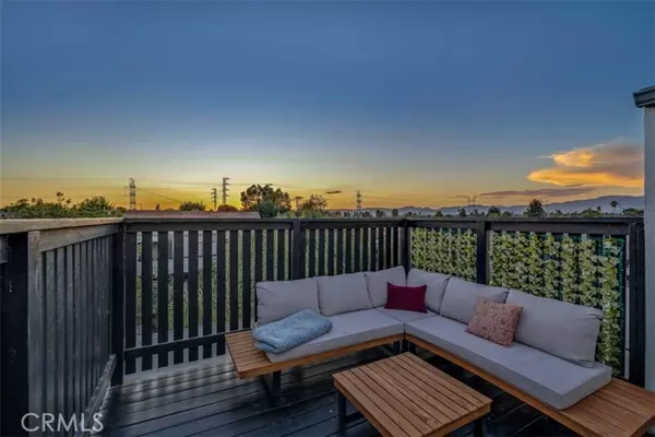 18645 Hatteras ST 230, Tarzana, CA 91356