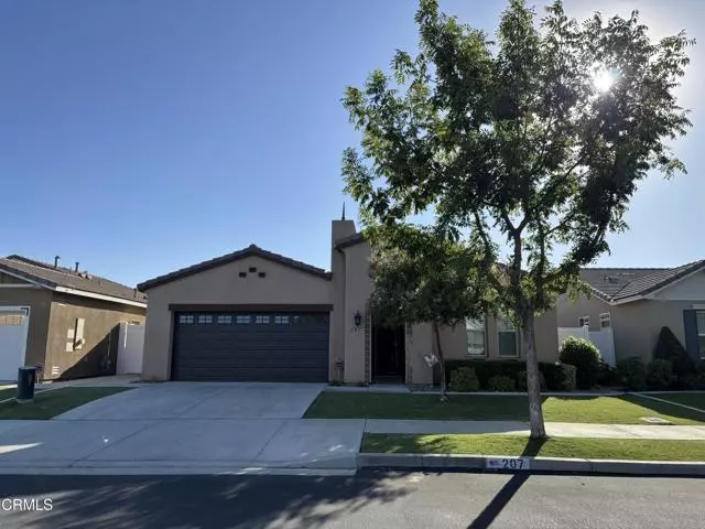 207 Tiffany DR, Bakersfield, CA 93312
