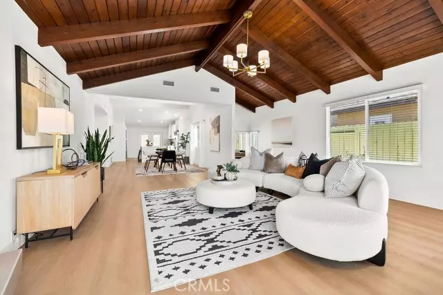 20862 Lancelot LN, Huntington Beach, CA 92646