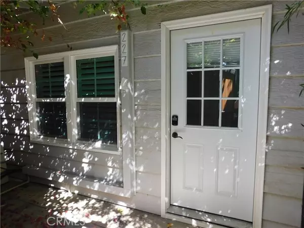 Woodland Hills, CA 91367,22737 Erwin