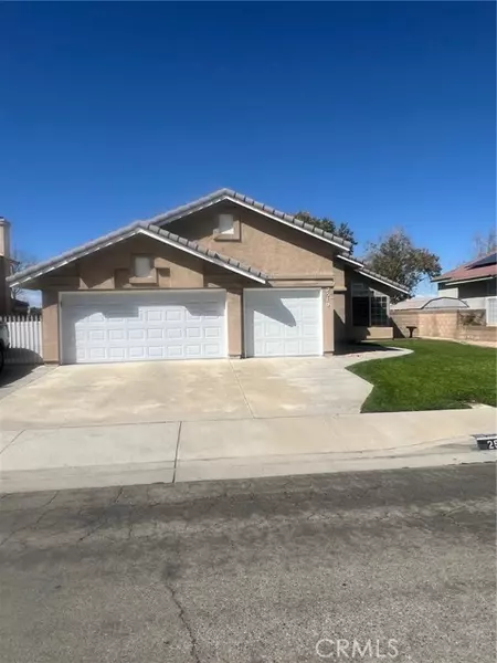 2519 E Lingard ST, Lancaster, CA 93535