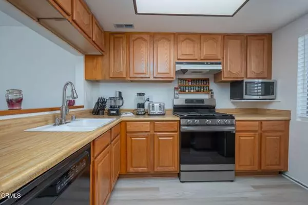 Oxnard, CA 93035,3215 Kelp LN