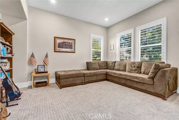 Irvine, CA 92618,74 Iluna