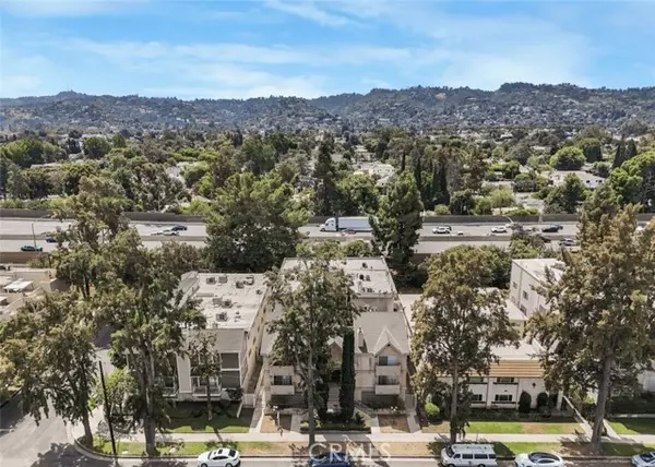 Sherman Oaks, CA 91423,13042 Riverside Dr