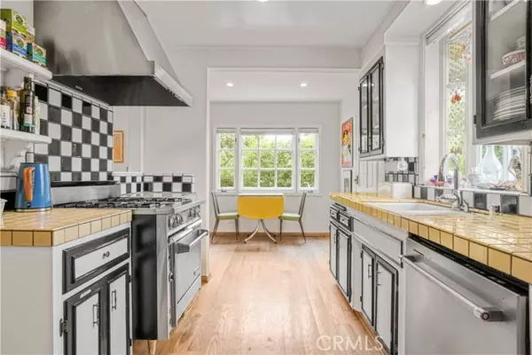 Woodland Hills, CA 91364,5223 Alhama DR